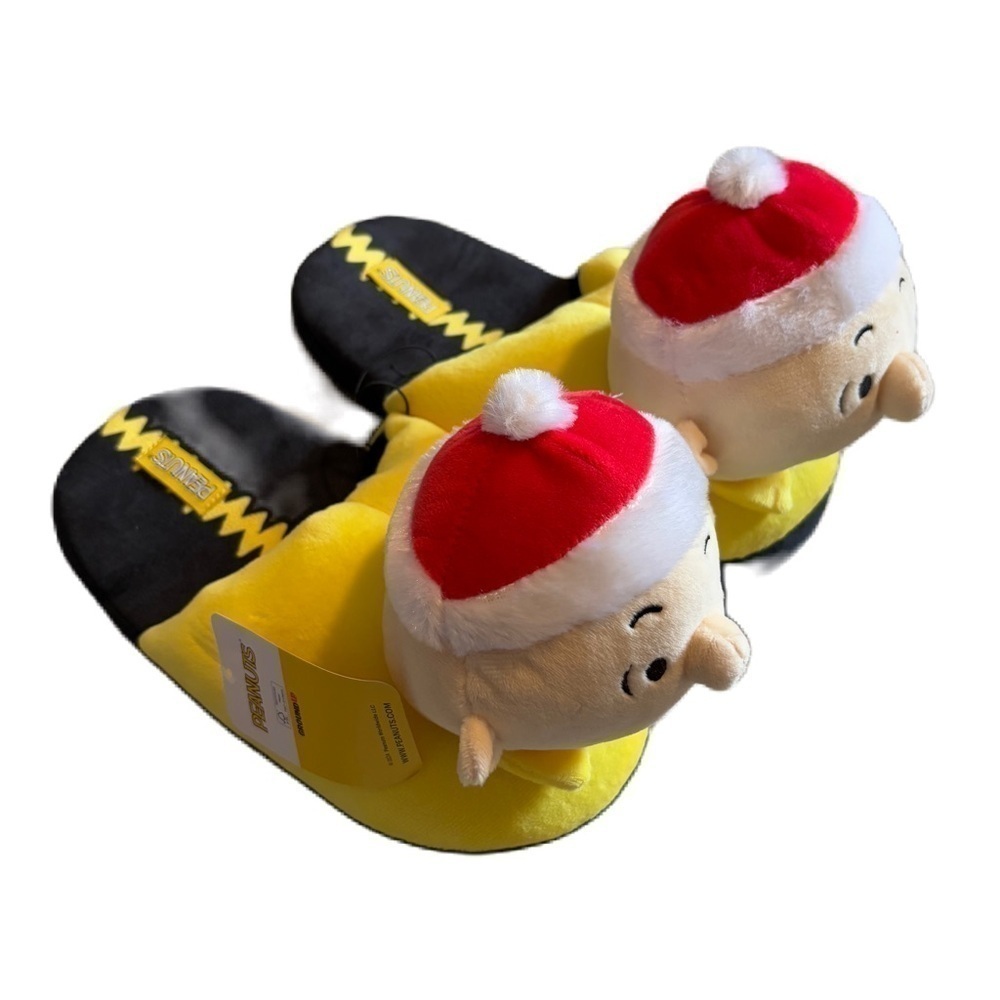 Peanuts Charlie Brown Plush 3D Slippers Christmas NEW Santa Hat 7/8 Men’s